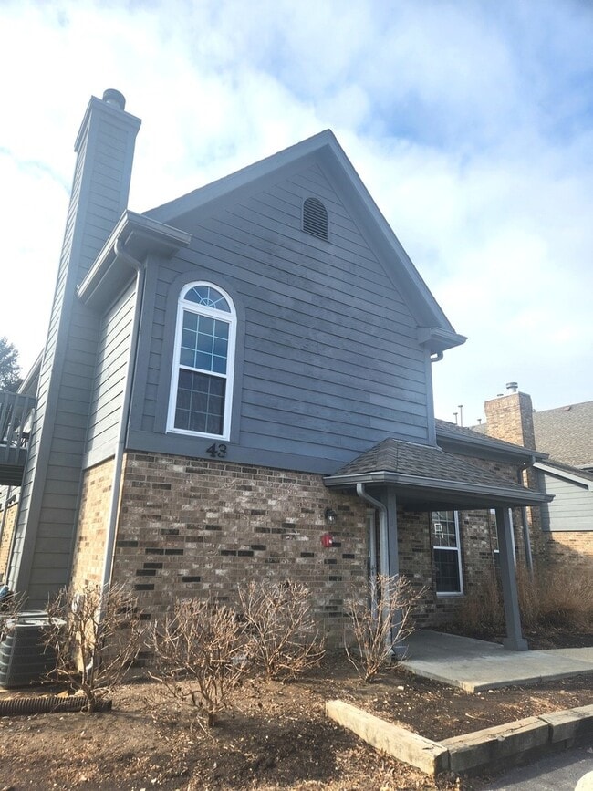 Building Photo - 43 Foxcroft Rd Unit 135