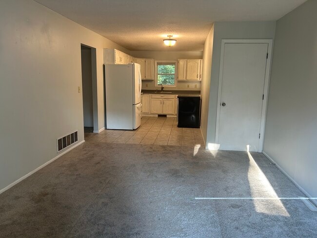 Photo - 10923 Dahlia St NW