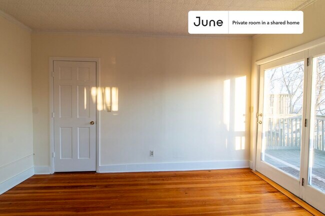 Photo - Room in Shared 5 bed/2 bath home Unidad D