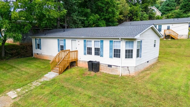Photo - Nice 3BD/2BA Modular home near Lowes in Sylva available 5/1/26 for year long lease