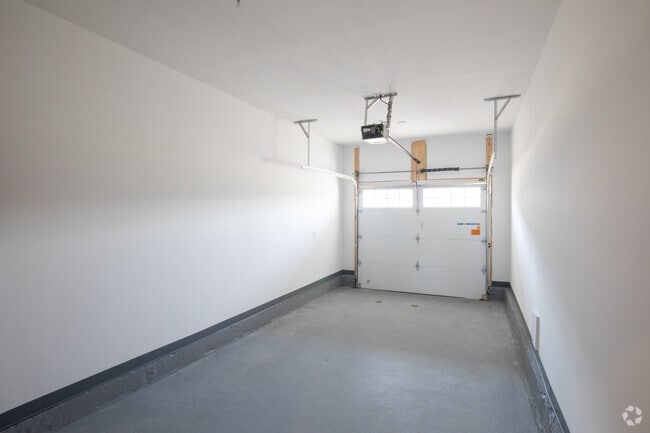2 BR, 2 BA -
