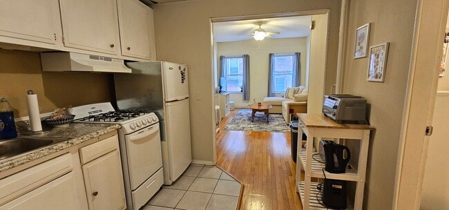 Building Photo - 1307 Commonwealth Ave Unit 4