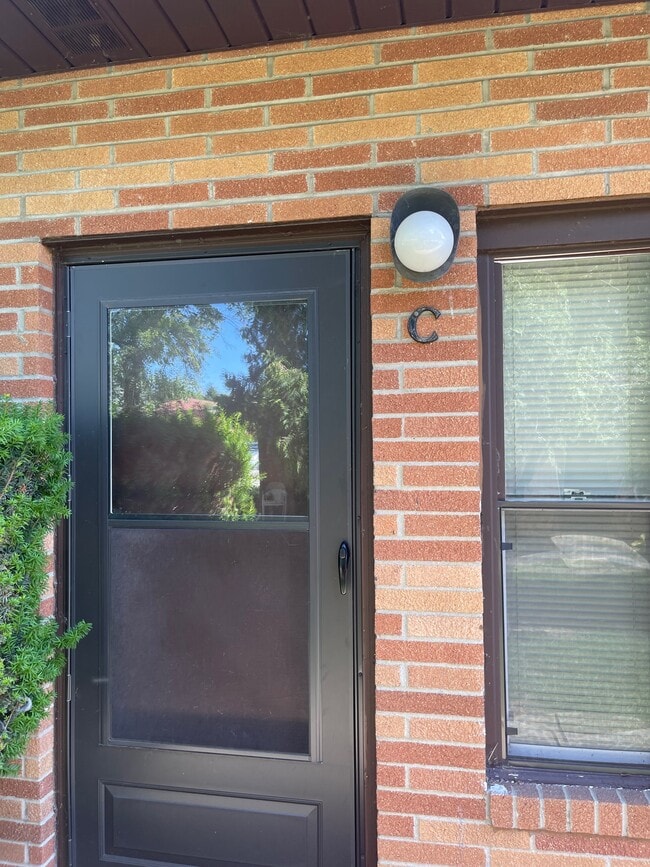 Building Photo - 5266 Grafton Rd Unit 16 C