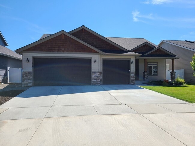 Photo - Beautiful Custom 3 bedroom 2 bath Home for...