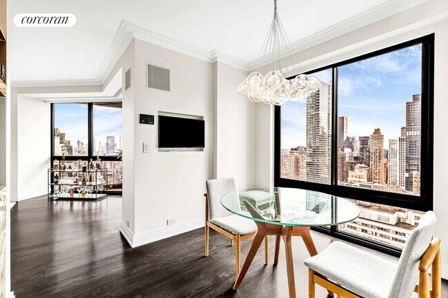 Photo - 200 E 61st St