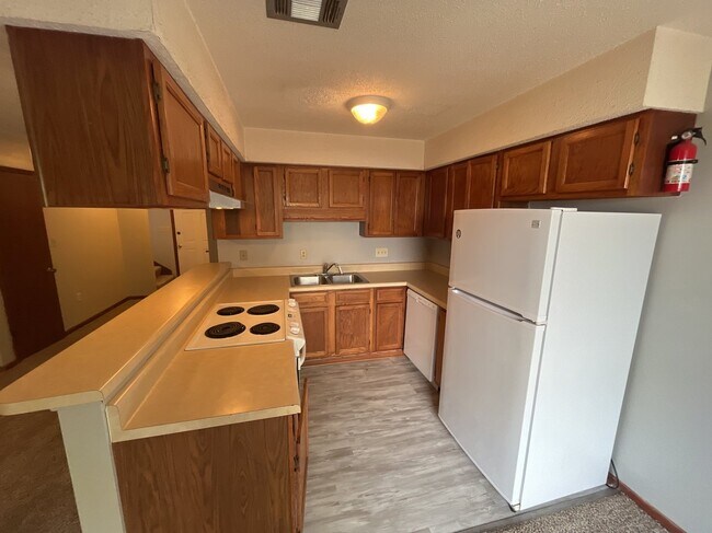 Photo - 320 Olympia Ct