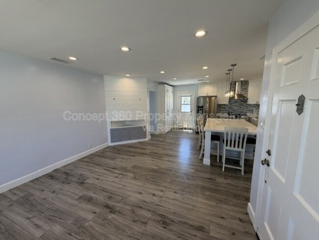 Photo - 2287 Belmont Ave