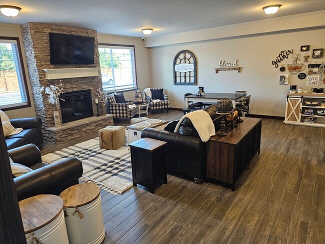 Lounge - Hearthstone Place