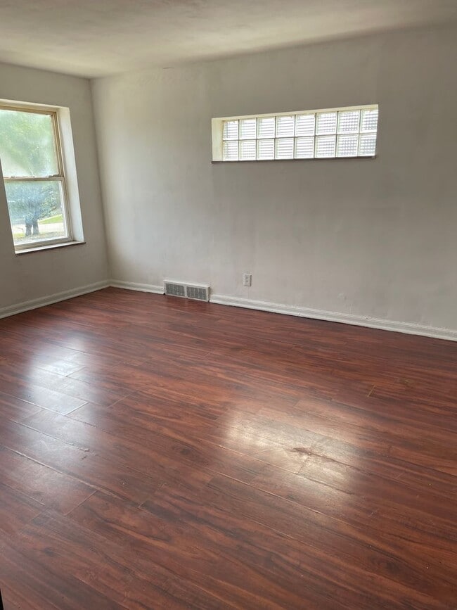 7016 Natural Bridge Rd Unit C