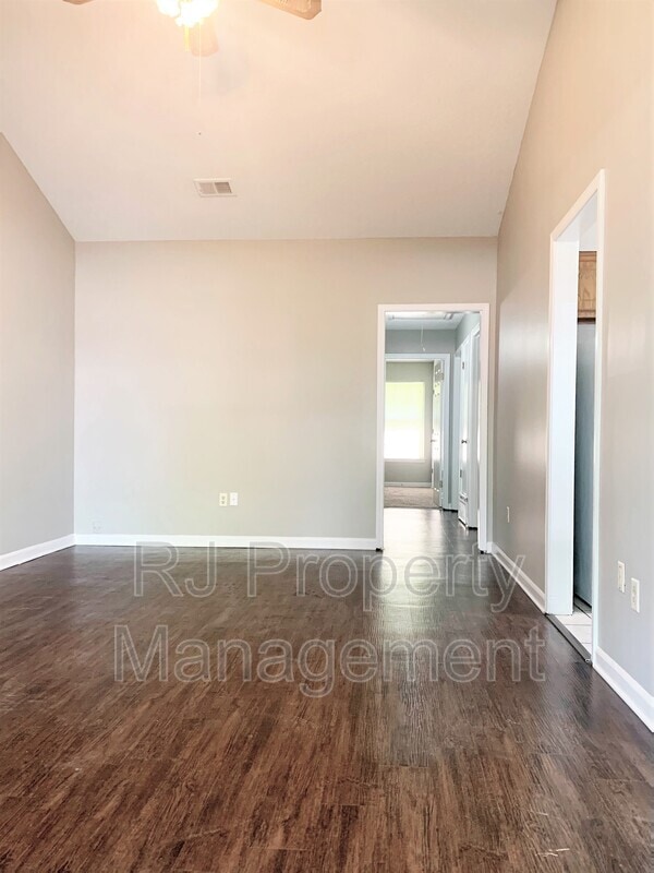 Photo - 6509 Birkenhead Rd