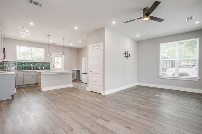 Photo - 3144 Forest Park Blvd Unit Full