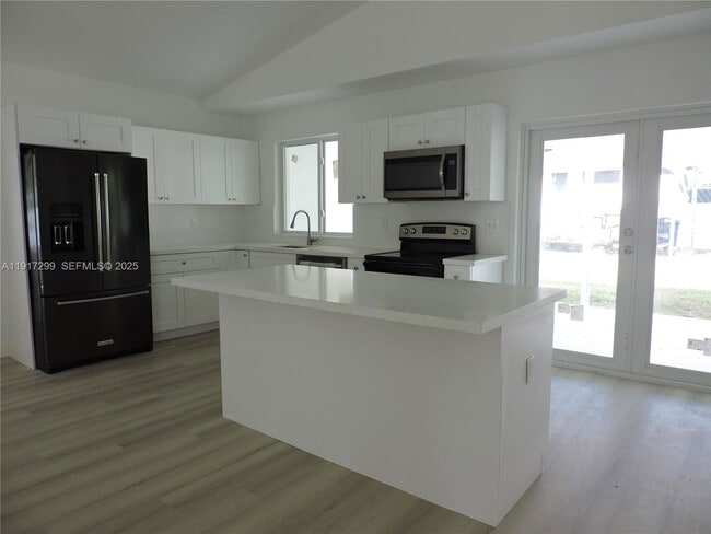 Photo - 849 NW 12th St