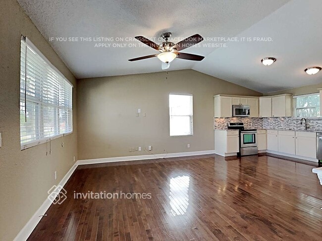 Photo - 410 4th St S