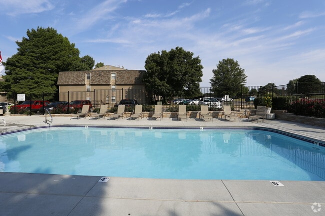 Building Photo - Bristol Pointe Apartments