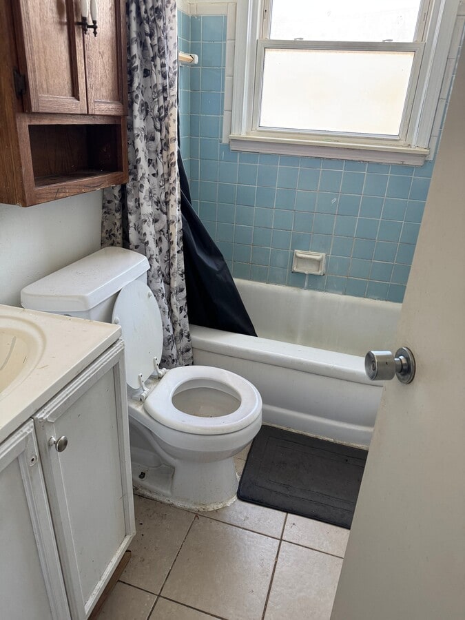 Photo - 24502 W Chicago