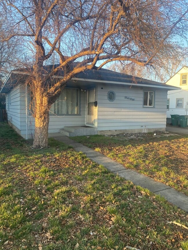 Photo - 2 bed 1 bath with large attached garage and fenced yard