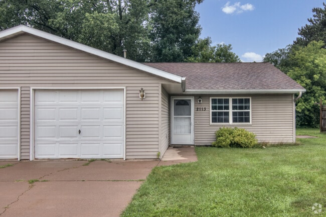 Building Photo - 2103 Mittelstadt Ln Rental