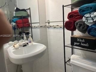 Photo - 1176 NW 38th St Unit 1