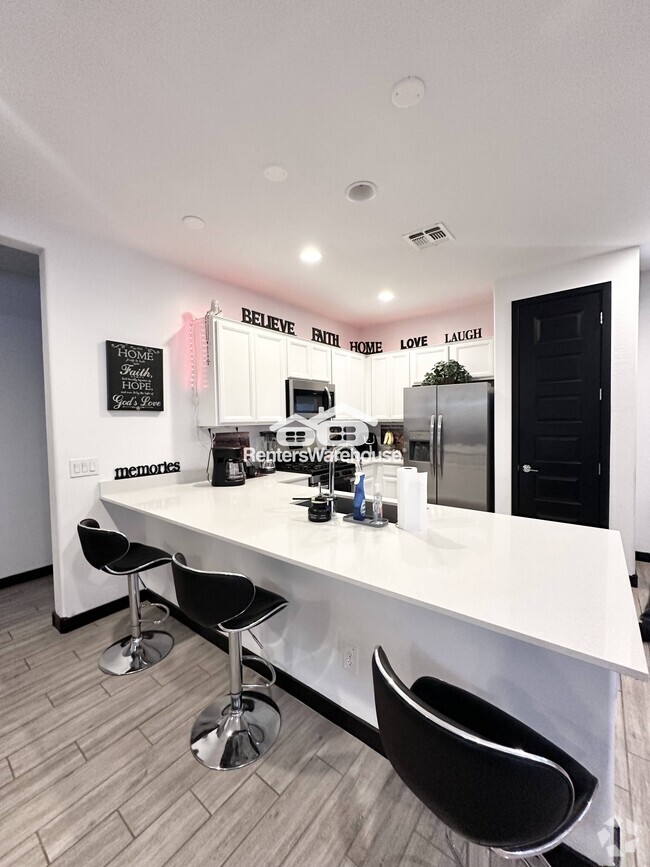 Building Photo - 8956 W Solano Dr Rental