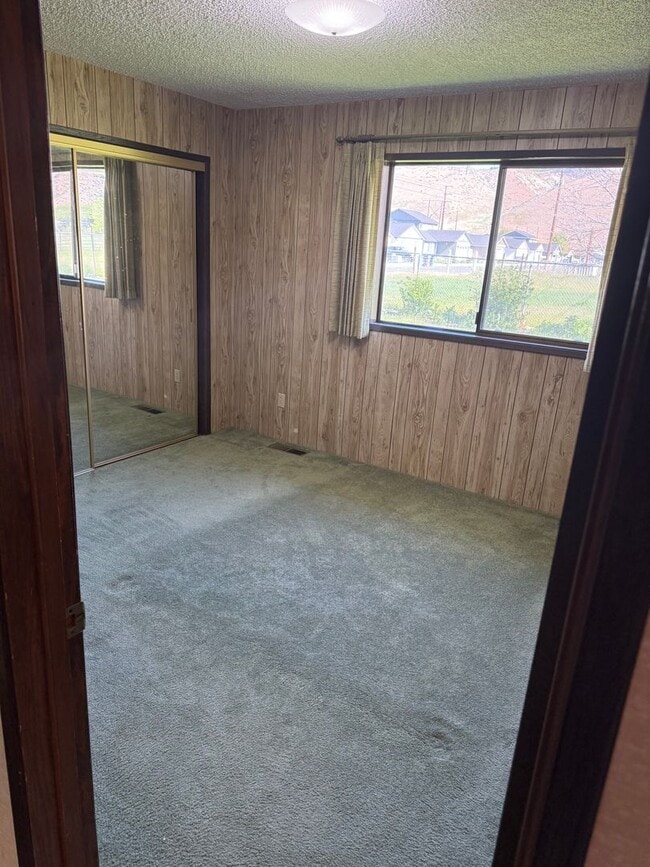 Photo - Adorable 1970's Farmhouse - 3 bed 1 bath