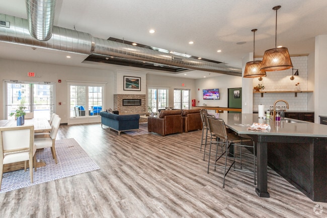 Casa club - The Summit at Heritage Apartments