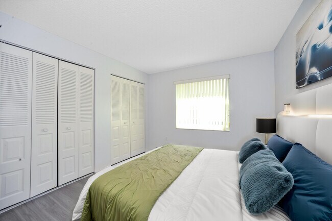 Photo - 1354 Westover St Unit 103