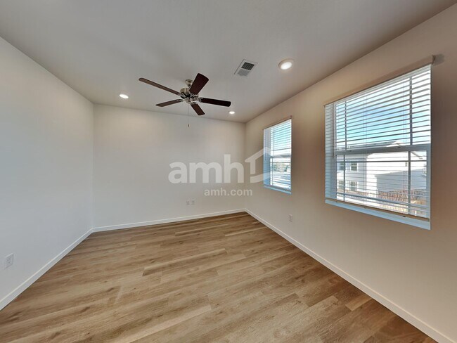 26116 E Calhoun Pl