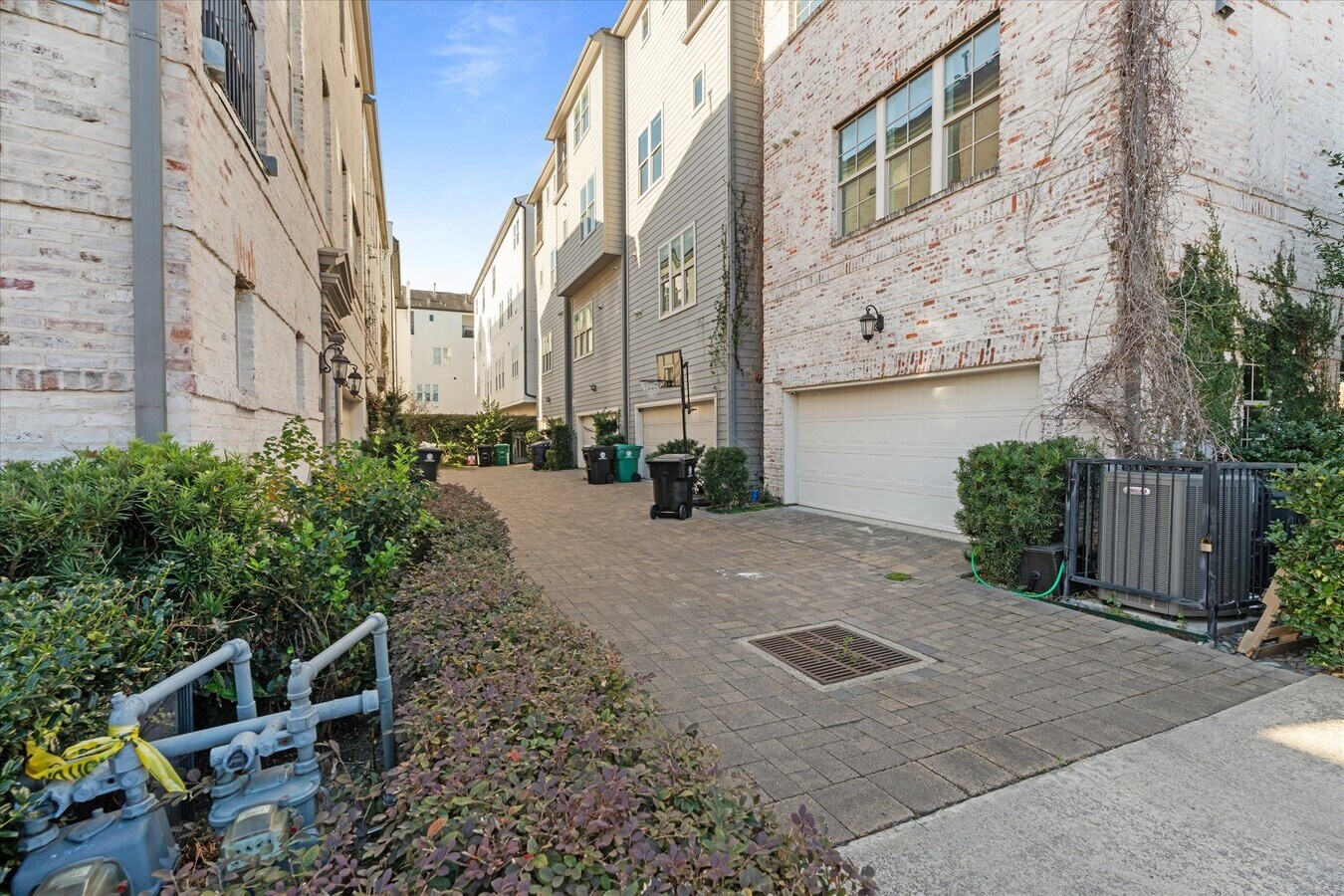 Photo - 1005 St Charles St