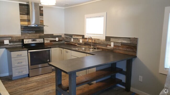 Building Photo - 9 Heatherly Dr Unit B - Right Rental
