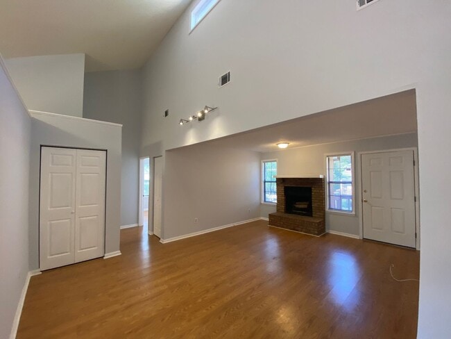 3154 Folsom Rd