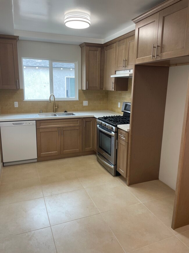 Photo - 127 E A St Unit 135