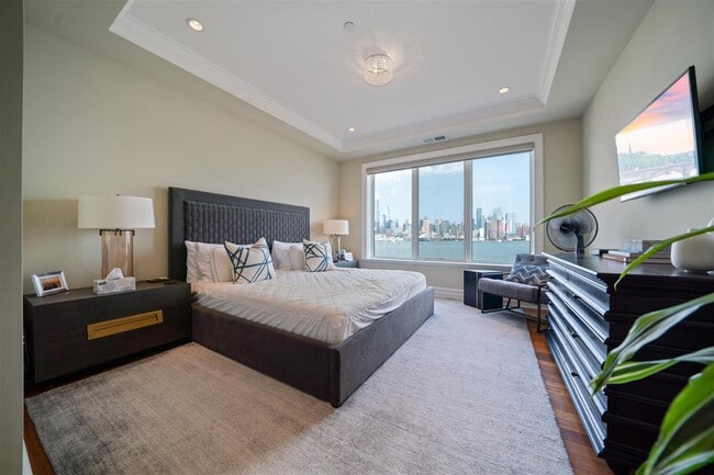 Photo - 250 Henley Pl Unidad 301