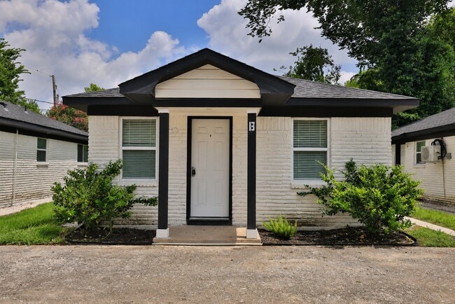 Photo - 4120 Linn St