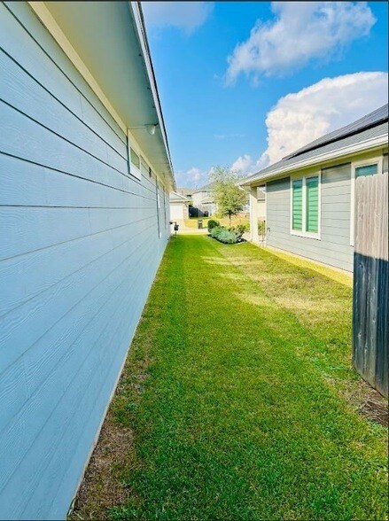 Photo - 21423 Holly Heights Rd