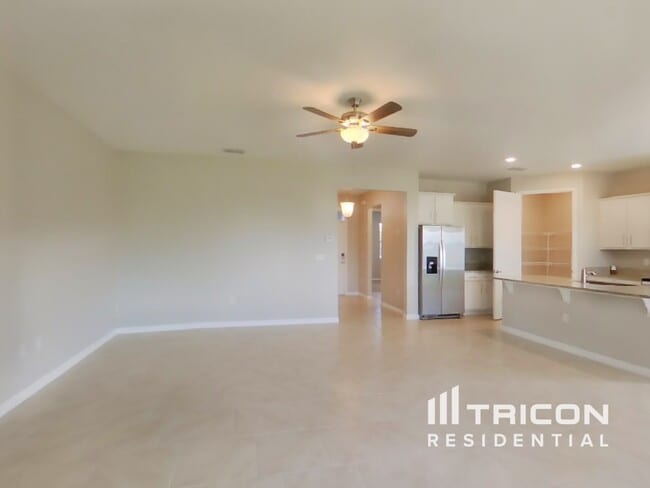 Photo - 1406 Savoy Ln