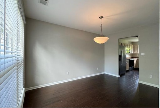 Área de comedor al lado de la cocina. - 736 Vermillion Peak Pass