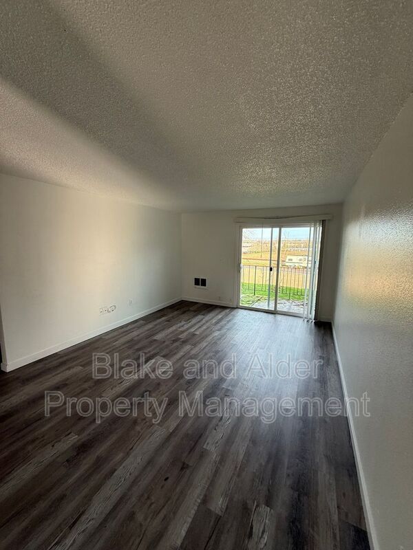 Photo - 3891 NE 152nd Ave