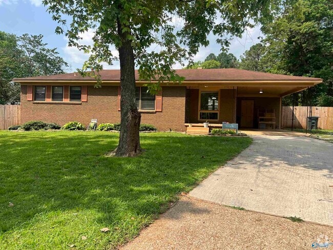 Building Photo - 3207 Tucker Dr NW Rental