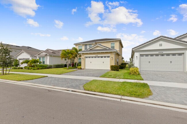 Photo - 13548 Spruce Pne Dr