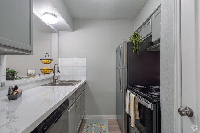 2HAB, 1,5BA - 880SF