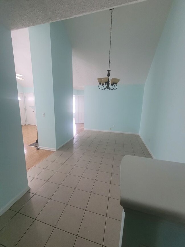 Photo - 3 bedroom 2 bath home located in mid -Wilmington area