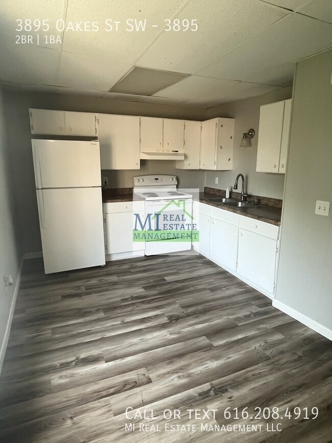 Building Photo - 3895 Oakes St SW Unit 3895