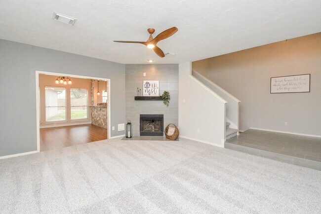 Photo - 406 Billingford Dr