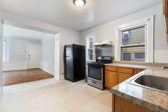 Photo - 148 Lyons Ave Unit #1