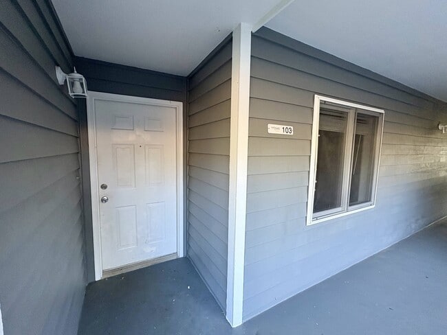 Photo - 103 Northlake Dr