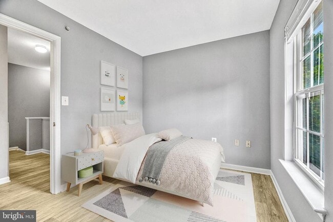 Photo - 43585 PATCHING POND Sq