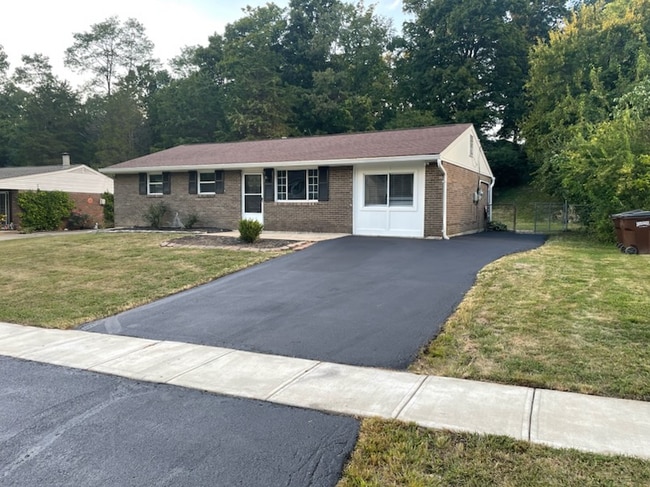 Building Photo - *Coming Soon!!*724 Winding Way Recently Renovated 4BR, 1 BA House in Union Township*