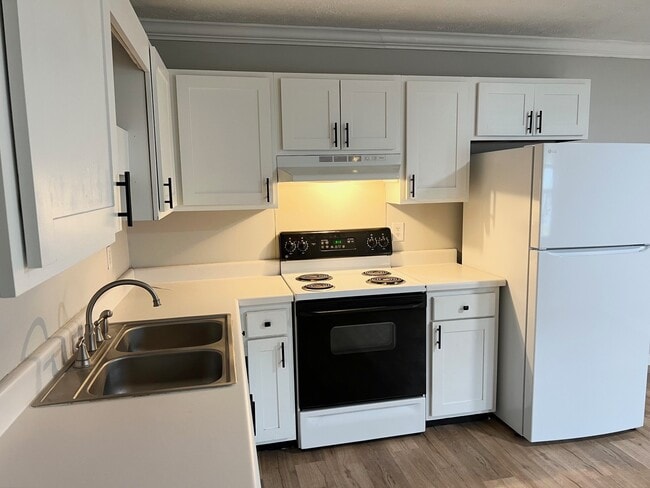 Building Photo - 115 Ivey St