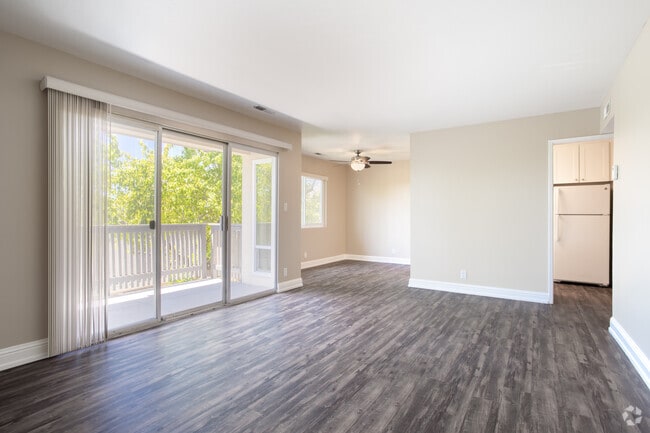 2HAB, 2BA - Roma - Crestview Terrace