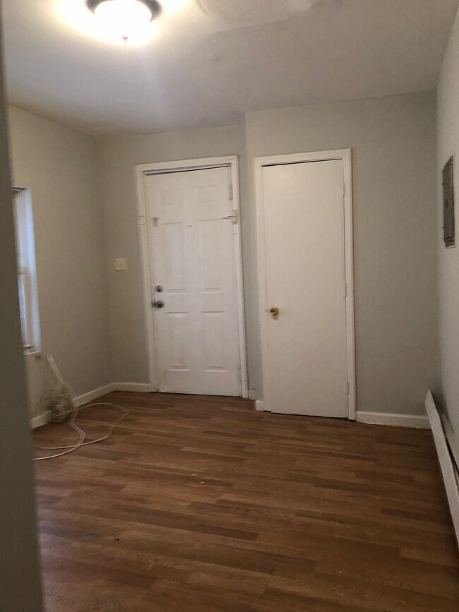 218 3rd St Unidad 1L